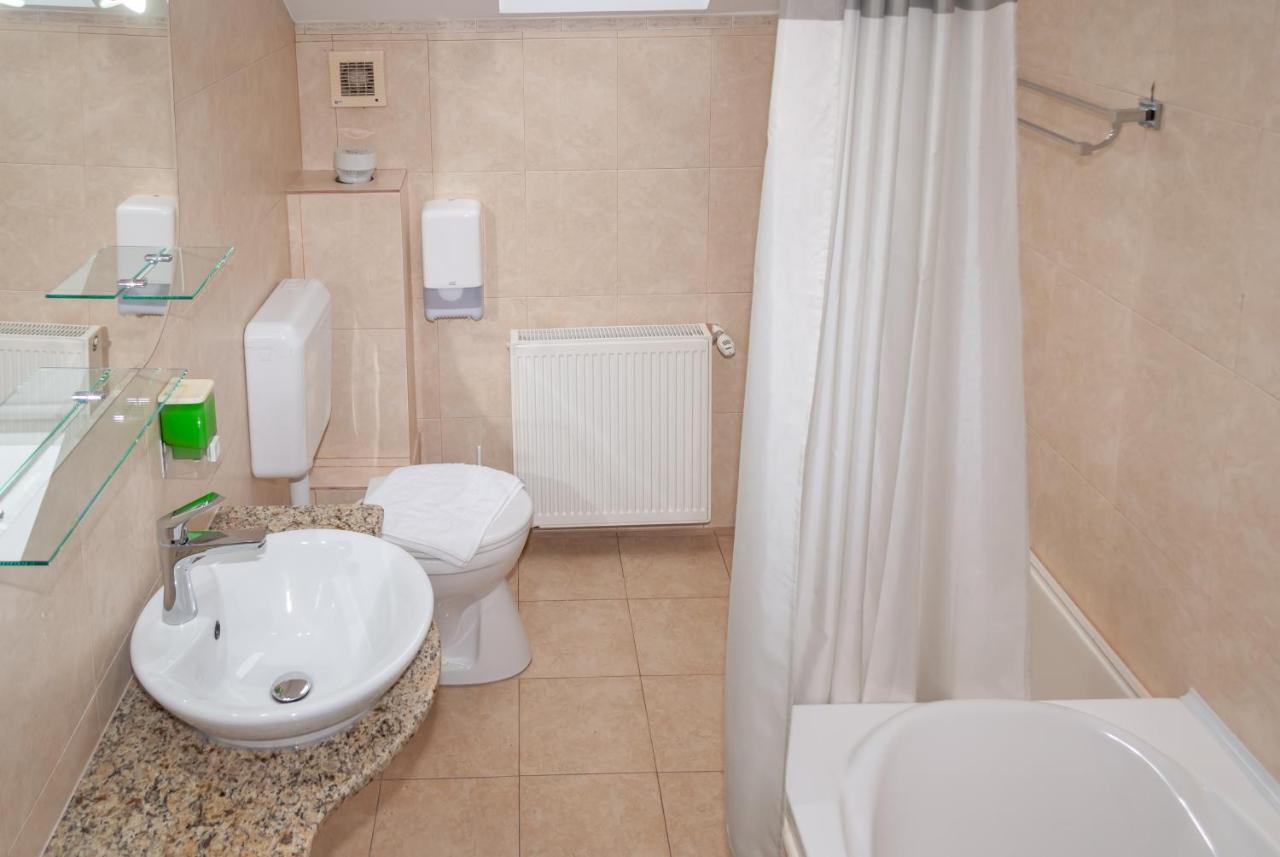 Prolex Turism Srl Hotel Bran  Buitenkant foto