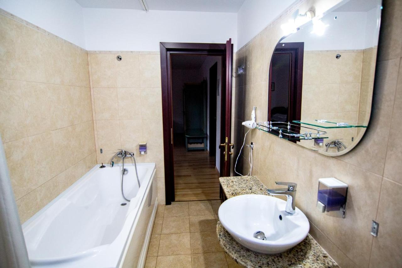 Prolex Turism Srl Hotel Bran  Buitenkant foto